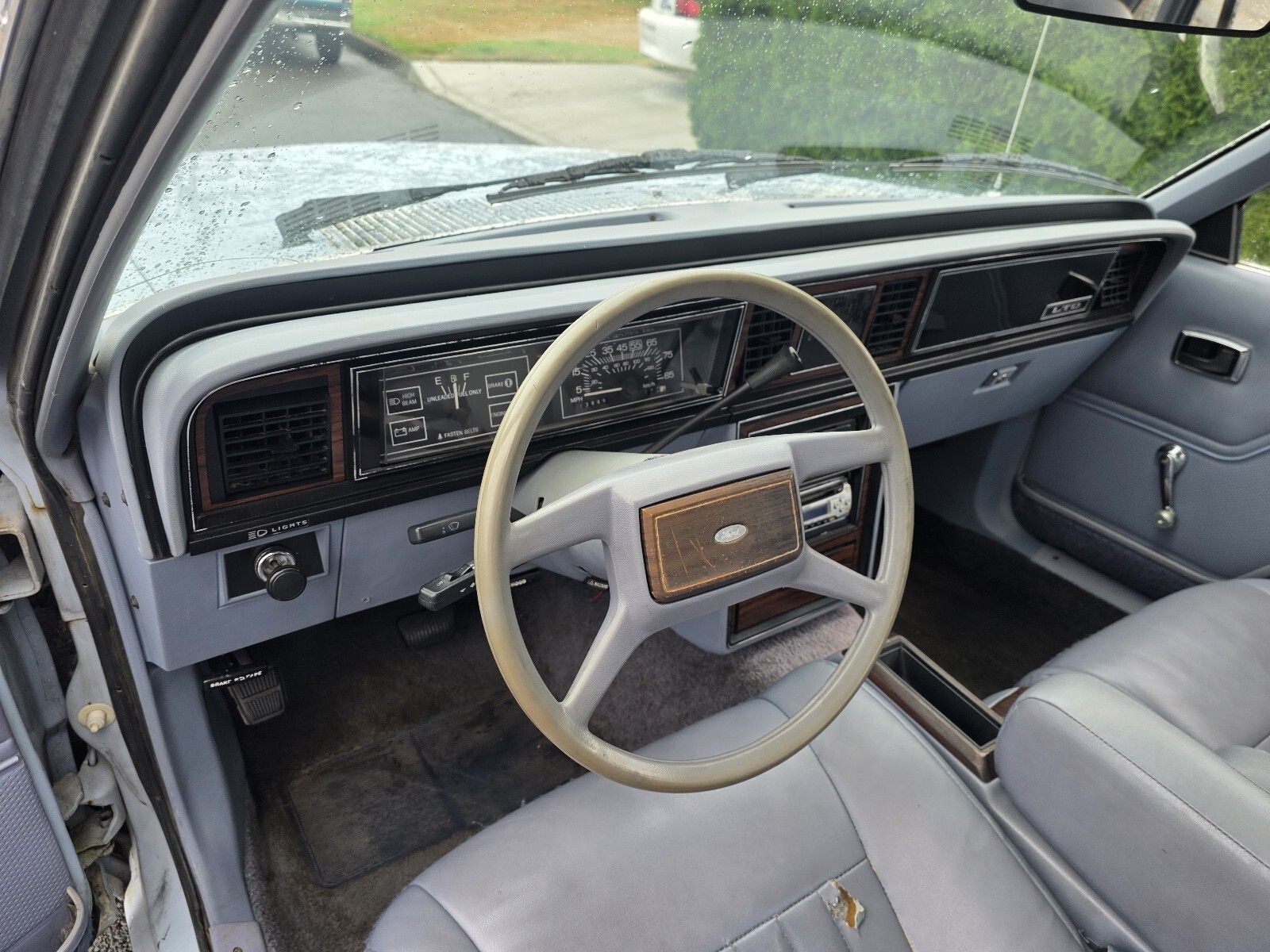 1983 Ford LTD - photo 12