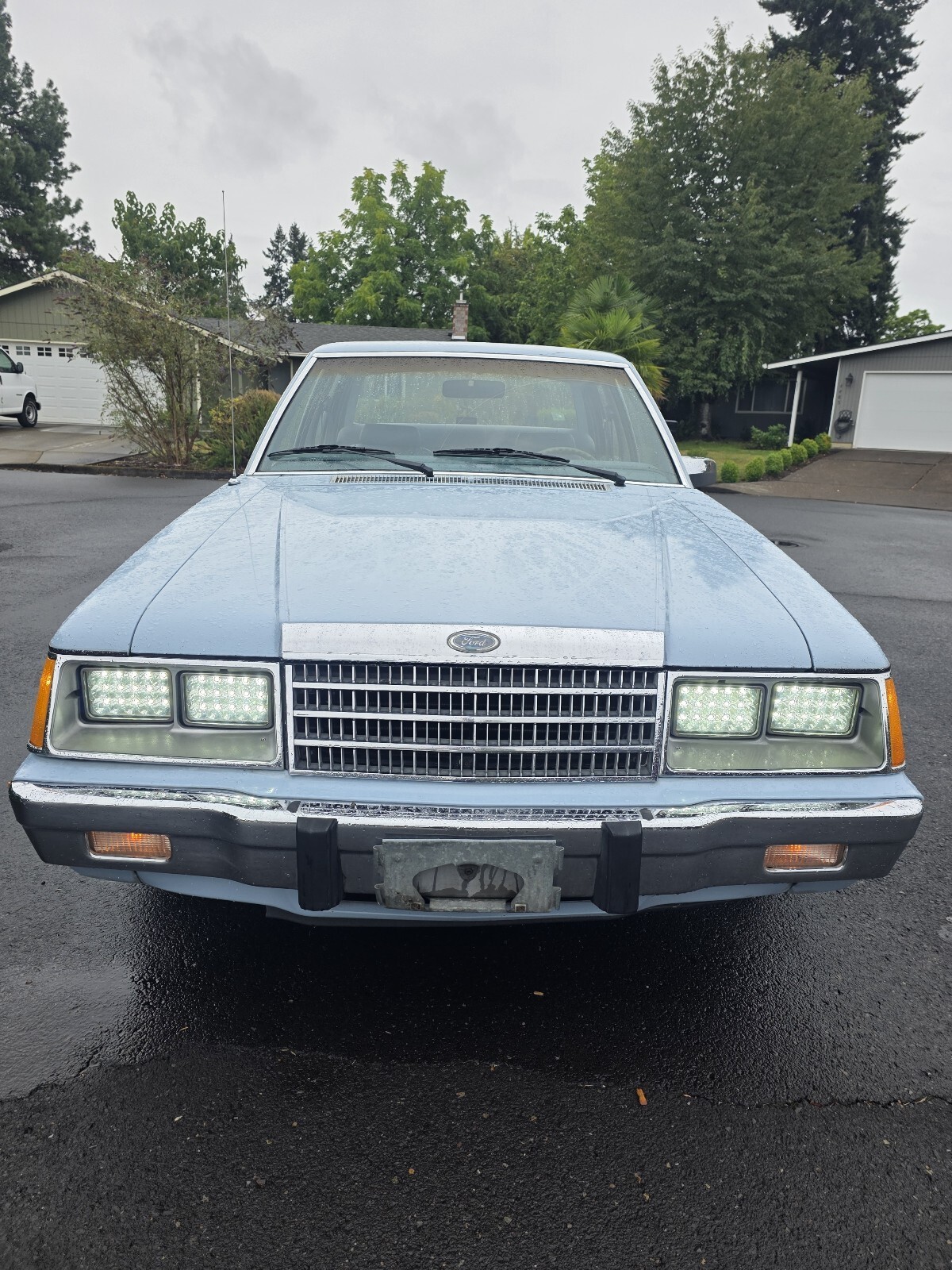 1983 Ford LTD - photo 2