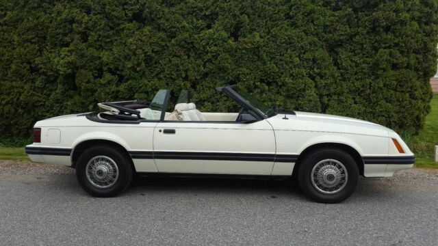 1983 Ford Mustang GLX - photo 2