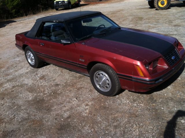 1983 Ford Mustang GT 2dr Convertible automatic RWD V8 5.0L Gasoline 1983 Ford Mustang GT 2dr Convertible Convertible 2-Door V8 5.0L