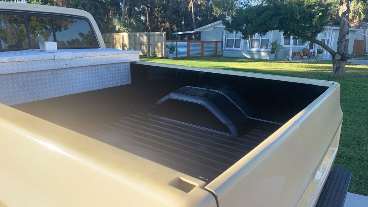 1983 Chevrolet C-10 GMC - photo 2