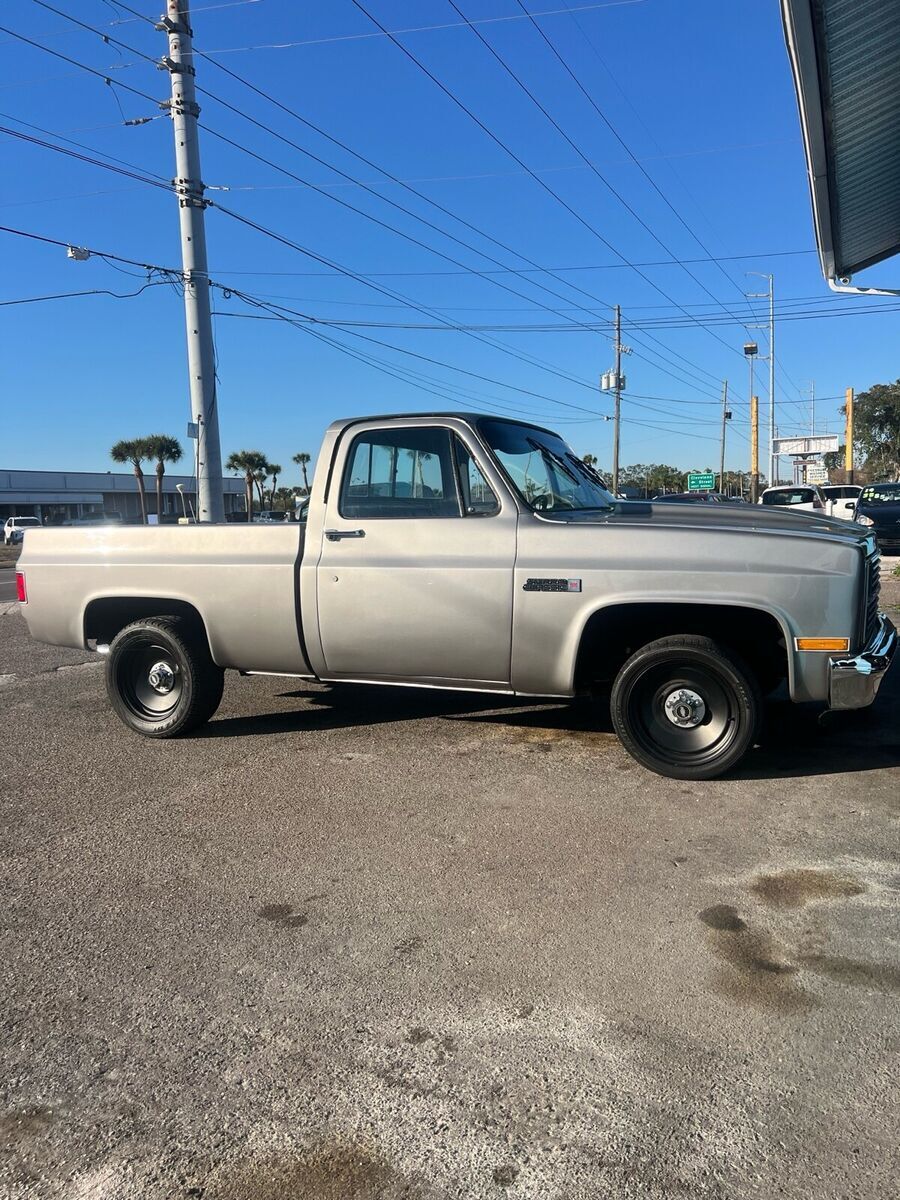 1983 GMC Sierra 1500 - photo 2