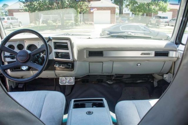1983 GMC Suburban C15oo - photo 7
