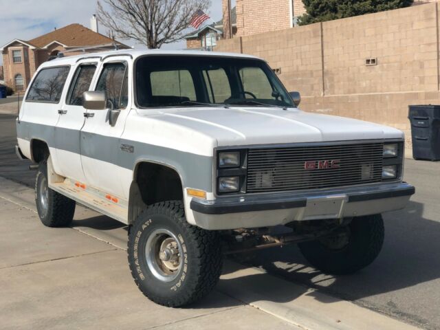 1983 GMC K1500 4x4 Suburban REBUILT 350, Quadrajet carb 1983 GMC Suburban