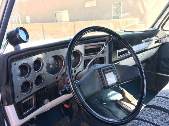 1983 GMC Suburban - photo 5