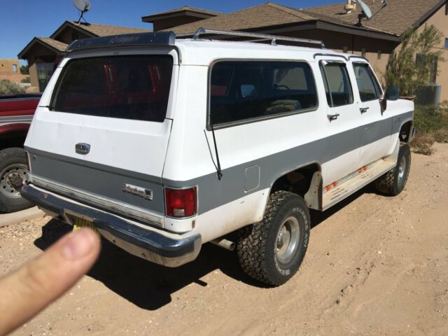 1983 GMC Suburban - photo 9