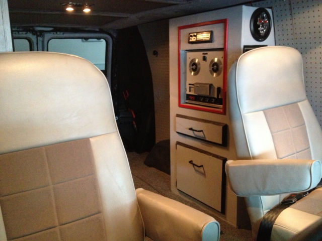 1983 GMC Vandura 3500 - photo 5