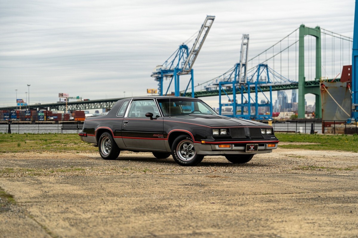 1983 Oldsmobile Cutlass 2dr Coupe Calais - photo 3