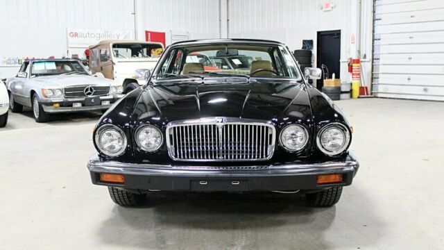 1983 Jaguar XJ6 -- - photo 8
