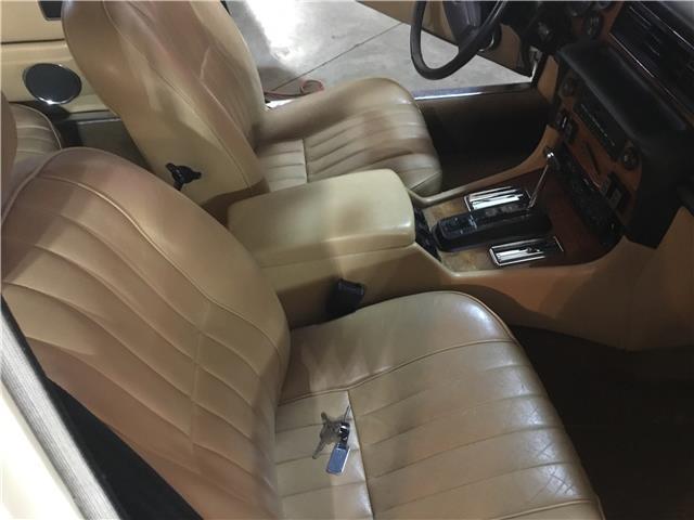 1983 Jaguar XJ6 -- - photo 11