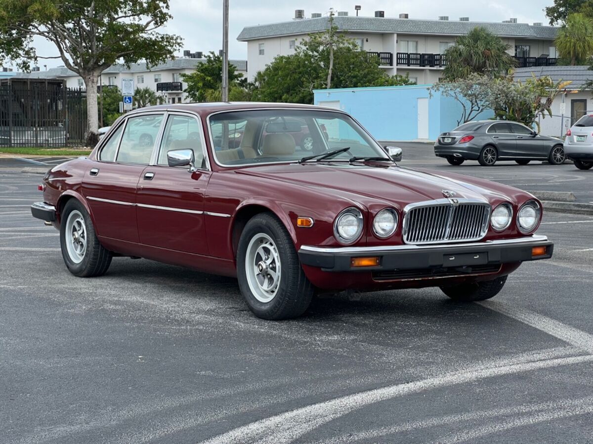 1983 Jaguar XJ Low miles - photo 2