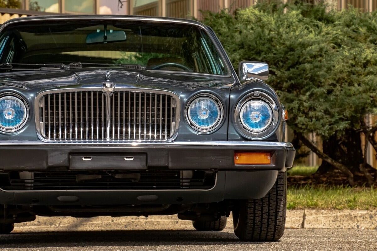 1983 Jaguar XJ XJ6 4dr Sedan - photo 11