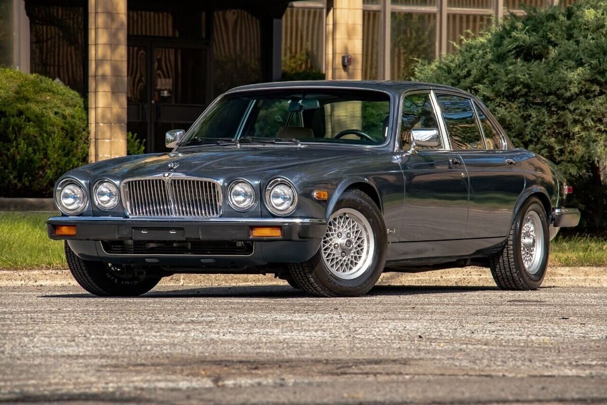 1983 Jaguar XJ XJ6 4dr Sedan - photo 2