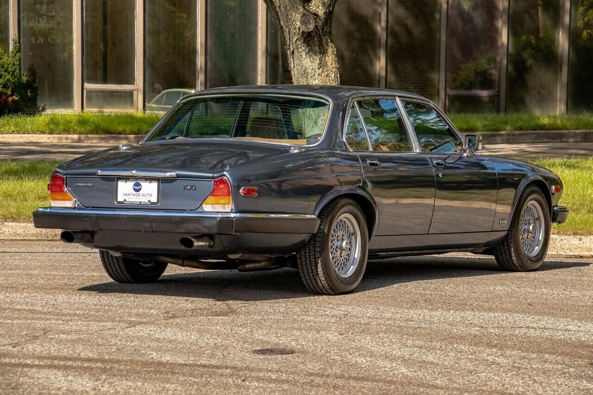 1983 Jaguar XJ XJ6 4dr Sedan - photo 4