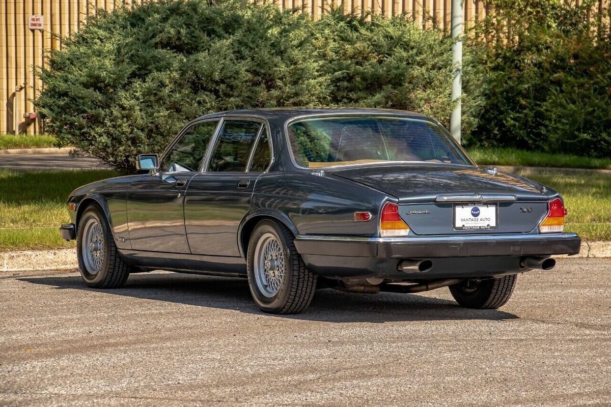 1983 Jaguar XJ XJ6 4dr Sedan - photo 5