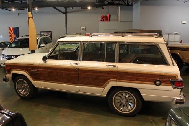 1983 Jeep Wagoneer 4WD Limited 128882 Miles Olympic White SUV Automatic 1983 Jeep Wagoneer Limited