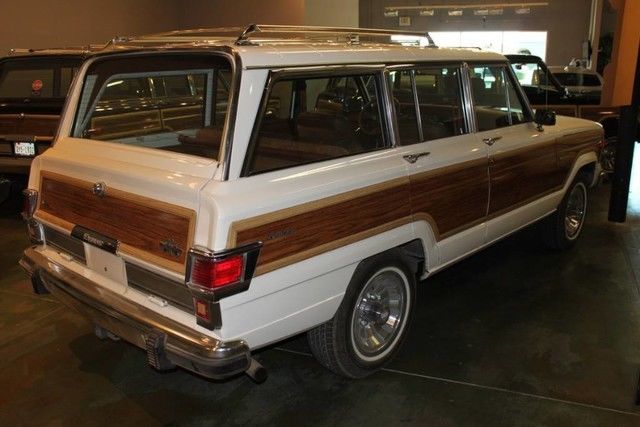 1983 Jeep Wagoneer Limited - photo 3