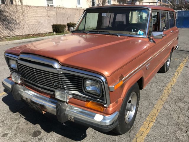 1983 Jeep Wagoneer Brougham Sport Utility 4-Door 4.2L low miles runs and drives 1983 Jeep Wagoneer Brougham Sport Utility 4-Door