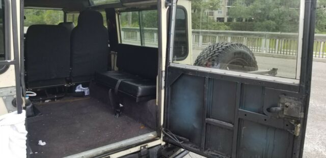 1983 Land Rover Defender . - photo 9