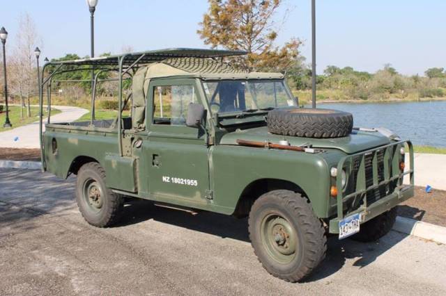 1983 Land Rover Defender Defender 110 - V8 New Zealand Army Addition 1983 Land Rover Defender Defender 110 - V8