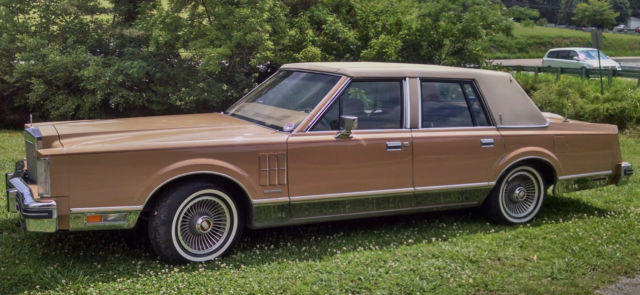 1983 Lincoln Continental - photo 2