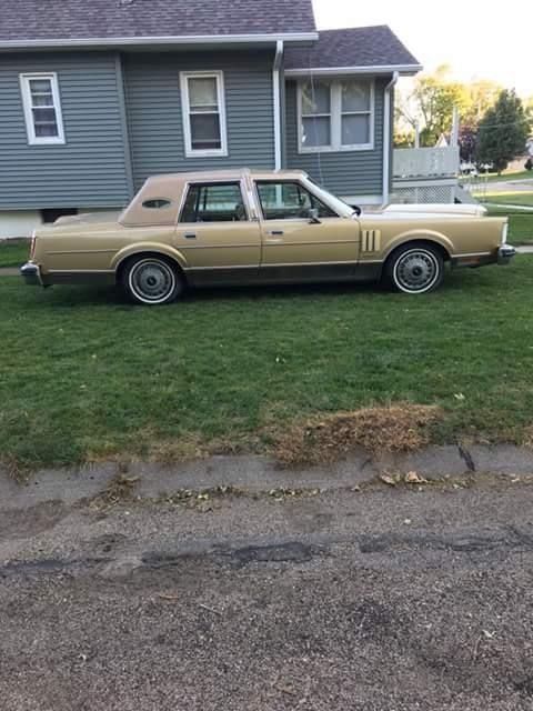 1983 Lincoln Continental - photo 2