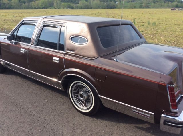 1983 Lincoln Continental Mark Vl Signature Series with only 39,213 miles 1983 Lincoln Continental