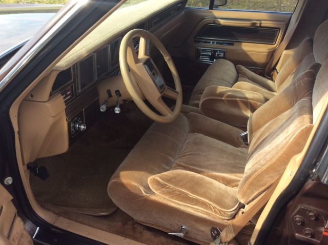 1983 Lincoln Continental - photo 7