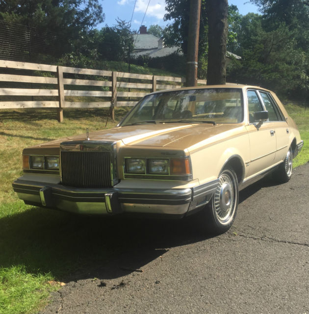 1983 Lincoln Continental - photo 2