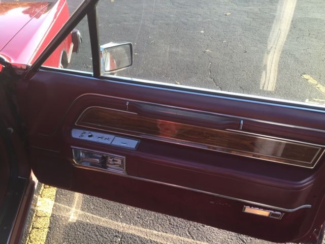 1983 Lincoln Continental - photo 12