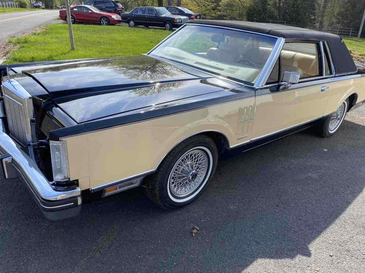 1983 Lincoln Mark VI - photo 2