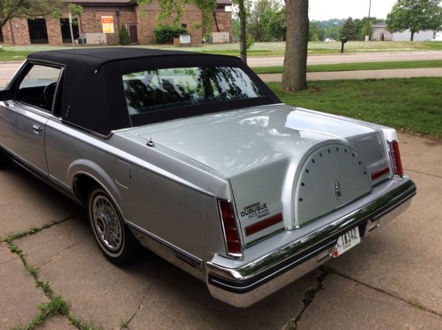 1983 Lincoln Continental - photo 11