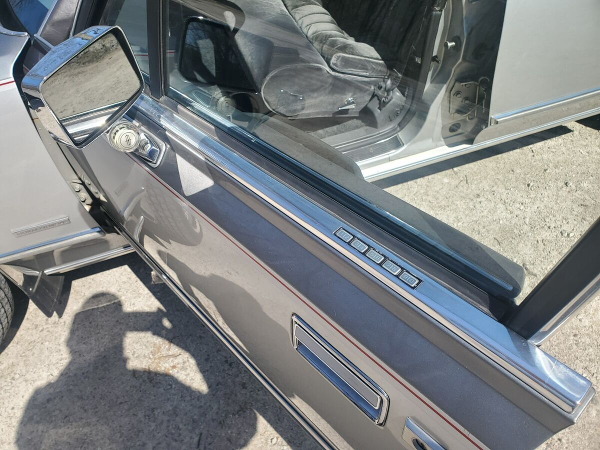 1983 Lincoln Town Car - photo 11