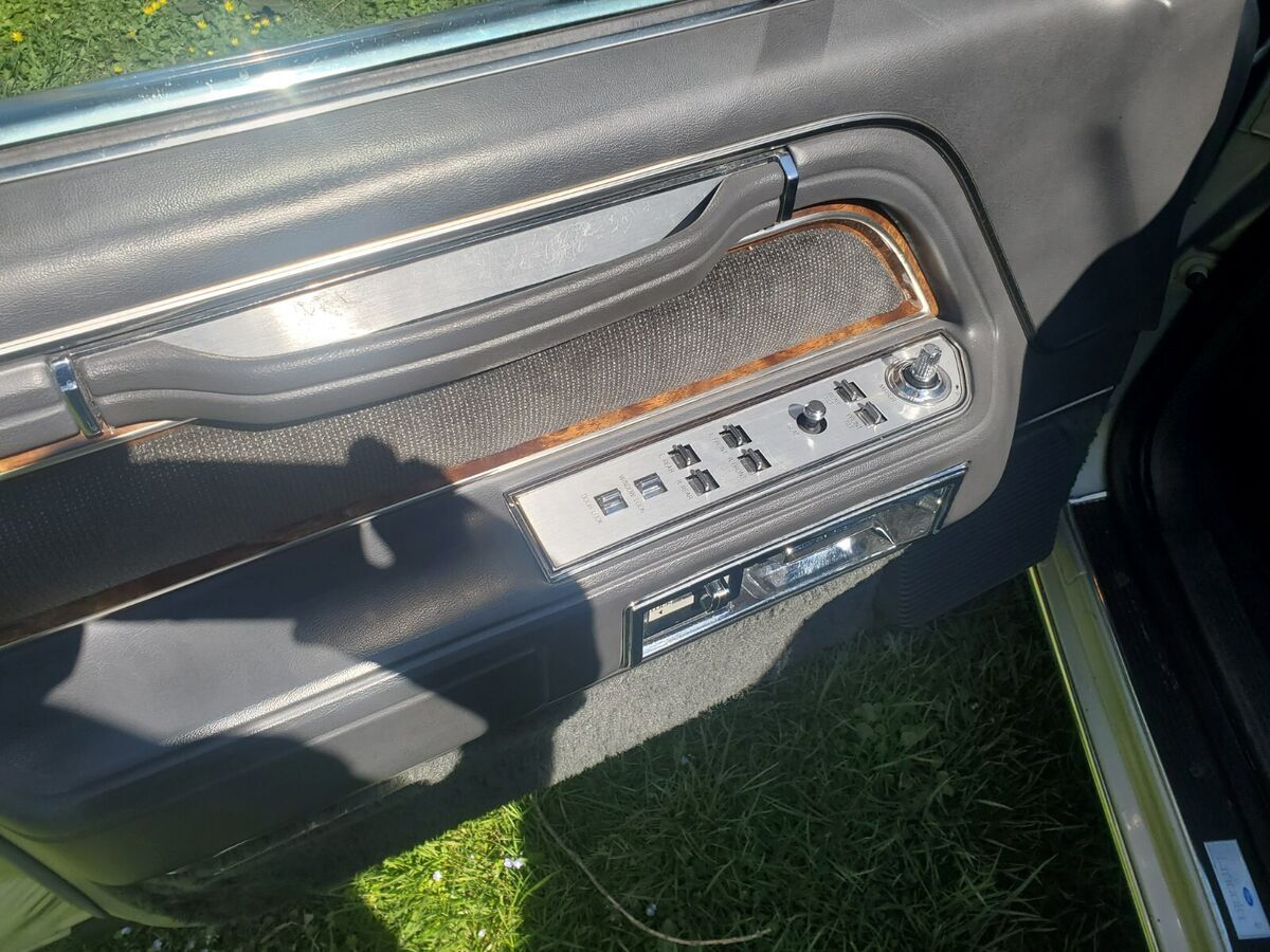 1983 Lincoln Town Car - photo 12