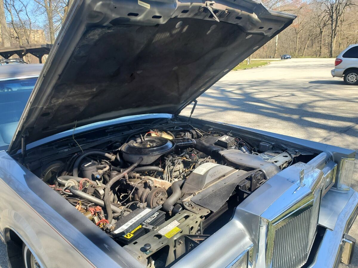 1983 Lincoln Town Car - photo 9