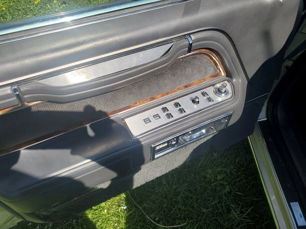 1983 Lincoln Town Car - photo 12