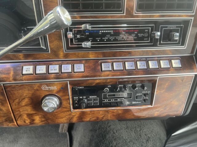 1983 Lincoln Town Car Cartier - photo 13