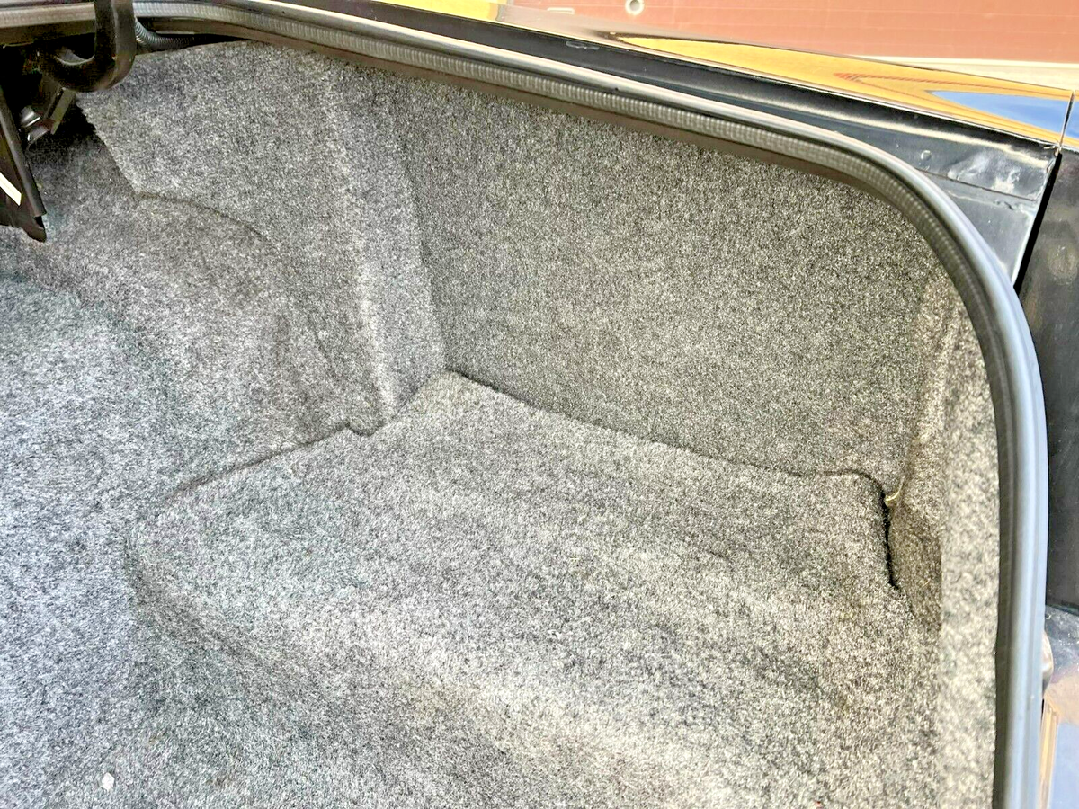 1983 Lincoln Town Car - photo 12