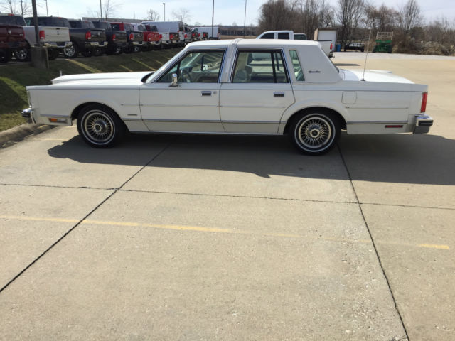 1983 Lincoln Town Car Signature Series 51K Original Miles One Family Owner 1983 Lincoln Town Car Signature Series