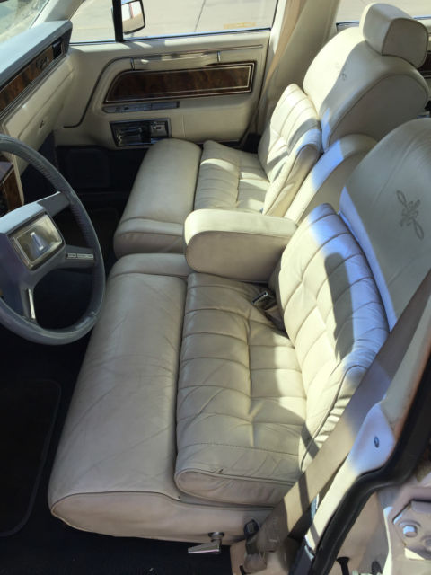 1983 Lincoln Town Car Signature Series - photo 13