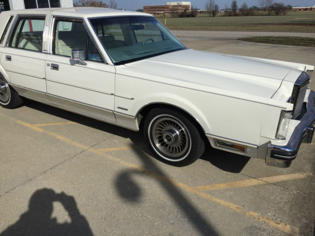 1983 Lincoln Town Car Signature Series - photo 5