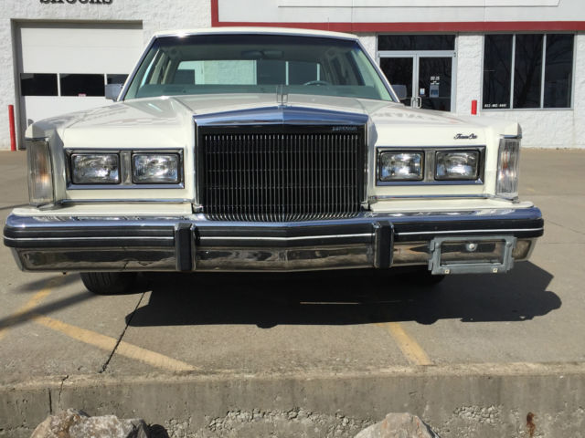 1983 Lincoln Town Car Signature Series - photo 7