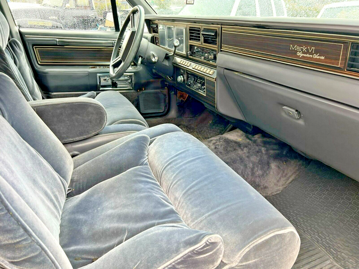 1983 Lincoln Town Car - photo 6
