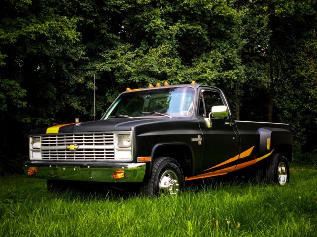 1983 Matte Black Chevrolet Chevy 5.8 V8 C-30 C/K 3500 NEW Racing 400 BHP RWD 1983 Chevrolet C/K Pickup 3500 Cloth