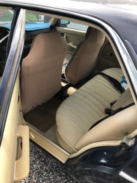 1980 Mercedes-Benz 200-Series - photo 10