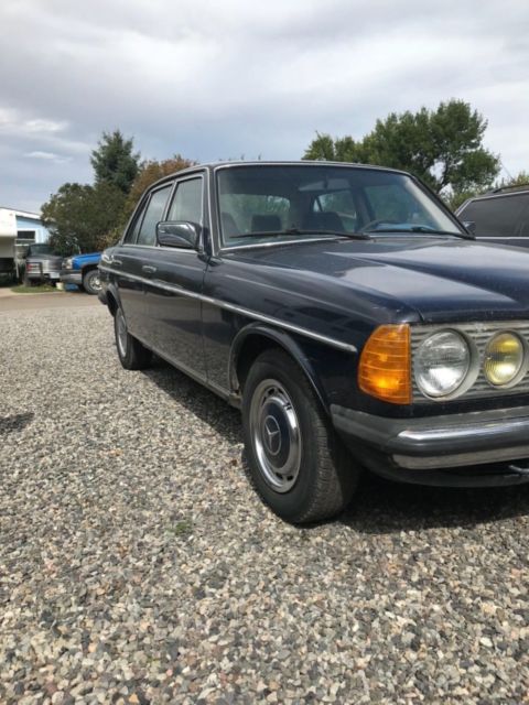 1980 Mercedes-Benz 200-Series - photo 2