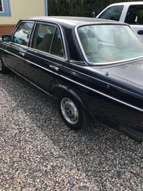 1980 Mercedes-Benz 200-Series - photo 3