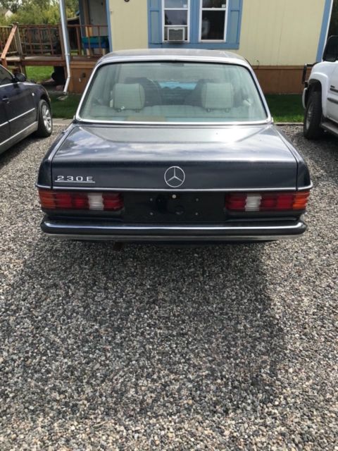 1980 Mercedes-Benz 200-Series - photo 4