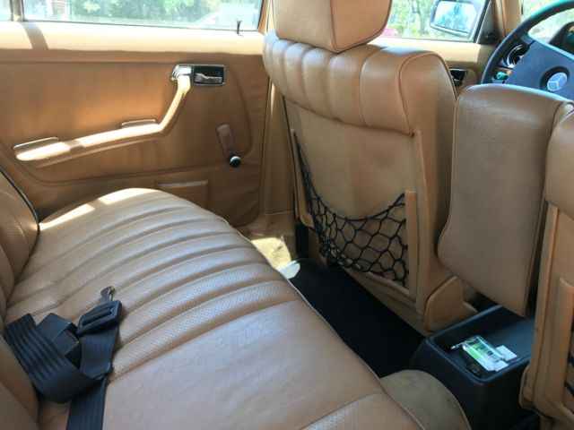 1983 Mercedes-Benz 200-Series - photo 4