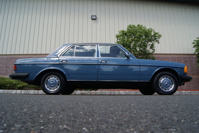 1983 Mercedes-Benz 200-Series - photo 9